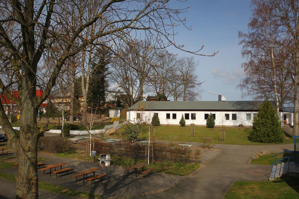 Djh Jugendherberge Щралзунд Екстериор снимка